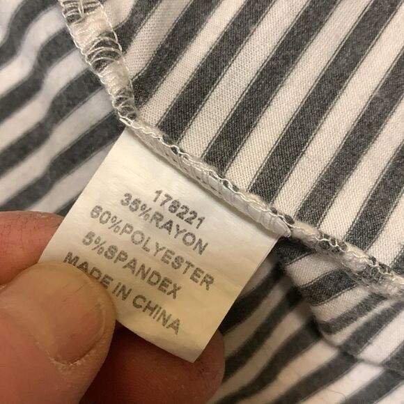 TICKLED TEAL, smock, large, great condition, gray stripes, front pockets - Picture 6 of 11